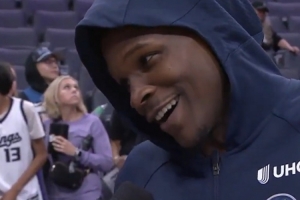 贈(zèng)送球迷球衣！華子：當(dāng)年雷霆KD來(lái)我家鄉(xiāng)比賽 我也曾想要他球衣