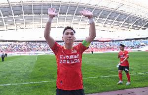 遼媒：遼寧鐵人或留用姆本扎、邦本宜裕、費利佩，中衛(wèi)需補強外援