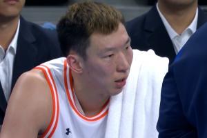 媒體人：四川隊(duì)靠周琦和胡金秋硬鑿內(nèi)線 但這倆人都不是背身見長(zhǎng)