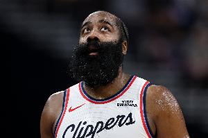 哈登談球隊(duì)調(diào)整首發(fā)：我們?cè)趪L試找出有效的組合 無效的就調(diào)整