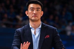 媒體人：周琦的發(fā)揮沒什么問題 王博戰(zhàn)術(shù)板上的變化太少了