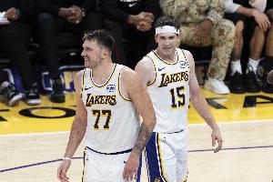 雷迪克：東契奇和里夫斯都打得極好 給黃蜂的防守施加了很大壓力