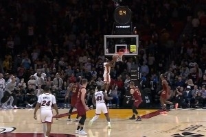 神奇之夜！一夜兩個(gè)壓哨絕殺+絕平 維金斯0.4秒空接上演壓軸好戲