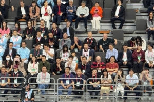 媒體人：郭士強(qiáng)現(xiàn)場(chǎng)觀看遼粵大戰(zhàn) 籃協(xié)主席郭振明也來(lái)到了賽區(qū)