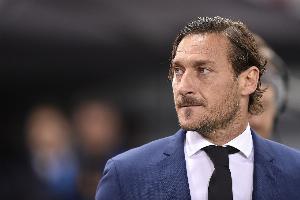 托蒂：批評C羅的人只是在嫉妒他，我認為梅西和C羅屬于同一層次