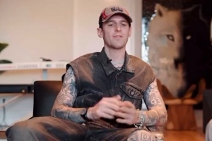 自律！訓(xùn)練師布里克利談老詹：每次訓(xùn)練都提前2小時(shí)到場(chǎng)準(zhǔn)備