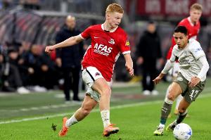 荷蘭小將：科曼說我踢球像佩德里？我?guī)缀趺繄霭退_的比賽都看