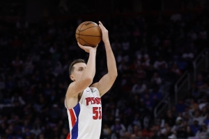 主將輪休成主炮！鄧肯·羅賓遜首節(jié)三分6中4射落12分&開(kāi)場(chǎng)三連發(fā)