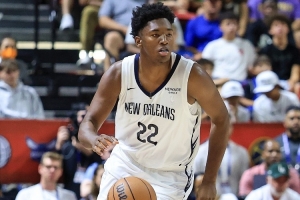 13號(hào)秀！貝弗利：我的訓(xùn)練師說奎因是小約基奇 連鄧肯也喜歡他