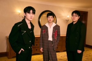 TES分享選手時尚照：競?cè)贾狗祱D來啦 好久不見的桃仁們