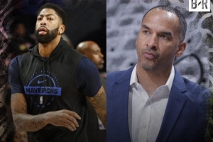 美記：濃眉渴望復(fù)出但遭醫(yī)療團(tuán)隊(duì)反對(duì) 原因是可能導(dǎo)致跟腱撕裂