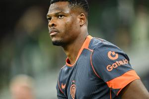 記者：國米認為鄧弗里斯傷勢無大礙，球員返回意大利明天接受理療