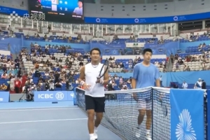 布云朝克特直落兩盤(pán)擊敗王亨洲，晉級(jí)全運(yùn)會(huì)網(wǎng)球男單第三輪