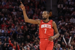 感覺來了！杜蘭特反擊接小賈傳球 再中一記追身三分