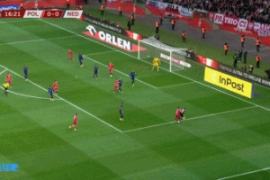 如入無人之境24歲范德芬邊路起飛一條龍瘋狂推進，這是中衛(wèi)？