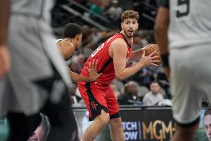 三分命中率翻倍！申京：整個(gè)夏天我都在練 在國(guó)家隊(duì)也檢驗(yàn)了成果