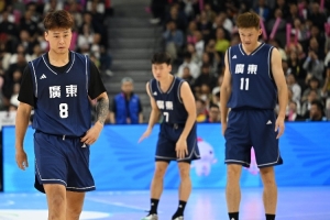 周鵬：大家都說眾神歸位 其實我們也懷念當年一起拼CBA冠軍的時候