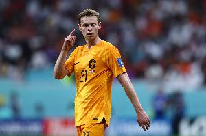 德容：球員站位不佳導(dǎo)致進攻運轉(zhuǎn)不暢，想贏世界杯就還須改善很多