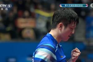 小胖反超！王楚欽vs樊振東第五局，樊振東連得5分拿下，3-2反超！