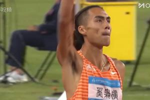 第5追到第1！全運(yùn)會(huì)男子800米決賽：浙江隊(duì)奚梟橫破全國(guó)紀(jì)錄奪冠