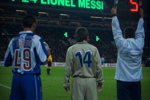 傳奇開(kāi)啟！22年前的今天，16歲梅西上演巴薩一線隊(duì)首秀