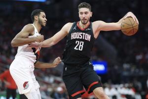 申京：被重點(diǎn)盯防有點(diǎn)“煩人”但很有趣 在國(guó)家隊(duì)比賽給了我信心