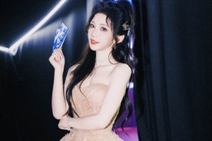 KPL解說小鹿曬照：零零碎碎的鹿和滿滿當(dāng)當(dāng)?shù)膼? >
                                        </div>
                                    </div>
                                                                        <div   id=