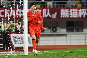 足球報談拜合拉木：作用不止進球，能扛住對方中衛(wèi)幫助隊友前插