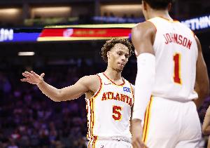 一飛沖天！老鷹末節(jié)轟47-27逆轉 一度打出20-0的攻勢