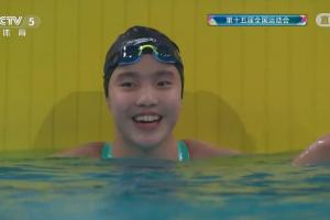 小孩姐第3金！13歲于子迪奪女子400米混金牌，3名10后包攬金銀銅