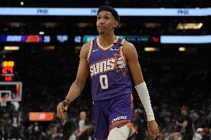 都很炸裂！鄧恩沖筐雙手補扣&約翰遜立馬單臂補扣回應(yīng)