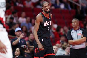 杜蘭特：不驚訝申京熊抱我 早就對(duì)他好奇并有所了解