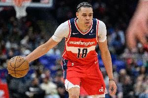 這個(gè)喬治不錯(cuò)！凱肖恩·喬治首節(jié)6中4拿到12分 三分5中3