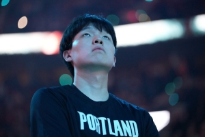 楊毅：近2場(chǎng)能感覺(jué)瀚森瘦了&體脂減了 他不是沒(méi)內(nèi)驅(qū)力&需調(diào)整時(shí)間