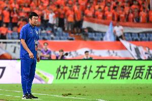 足球報(bào)：韓鵬是否繼續(xù)執(zhí)教泰山，取決于俱樂部戰(zhàn)略