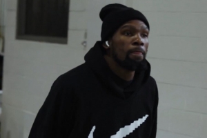 氣質(zhì)這一塊！火箭官推曬杜蘭特等球員入場(chǎng)照 海王氣場(chǎng)逼人