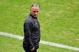 0-6慘?。∷孤宸タ酥鲙洠何覀兒茈y跟上對(duì)手，將好好準(zhǔn)備附加賽