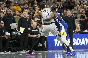 追夢：文班就像KD一旦出手絕對沒法干擾 你只能在他接球前想辦法