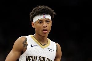 走步?jīng)]？費(fèi)爾斯突擊內(nèi)線 強(qiáng)攻打進(jìn)還有加罰