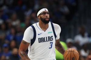 合同3年1.7537億~誰(shuí)接手？名記：獨(dú)行俠將探索濃眉的交易市場(chǎng)