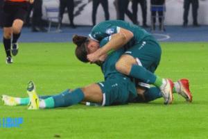 天堂地獄！伊拉克讀秒絕殺全隊(duì)擁抱喜極而泣，阿聯(lián)酋球迷哭成淚人