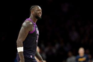 罰球差距不?。∩掷?2罰23中&蘭德爾13中9 奇才僅12罰9中