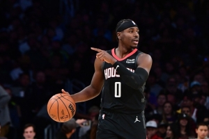 媒體人：火箭替補席確實沒幾個正常人了 得虧末節(jié)有霍勒迪和申京