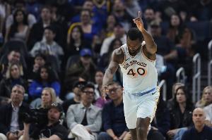 高效！馬刺巴恩斯目前進(jìn)180俱樂部&真實(shí)命中率74.7% 多項(xiàng)數(shù)據(jù)第一