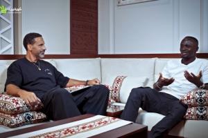 馬內(nèi)：我媽媽討厭足球認(rèn)為是浪費(fèi)時(shí)間 16歲我借錢第一次逃出村子