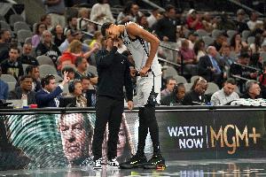 米奇·約翰遜談陣容深度：有時人手足有時又不夠 我們需要每個人