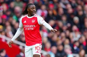 埃澤：生涯面對(duì)過(guò)的最強(qiáng)對(duì)手是德布勞內(nèi)，看他踢球能讓我打開(kāi)思路