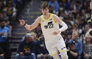 無心插柳？米哈伊柳克空中猶豫妙傳菲利波夫斯基切入暴扣