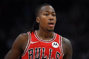 賽季首次先發(fā)！道蘇姆14中9得23分4助2帽 得分全隊(duì)最高