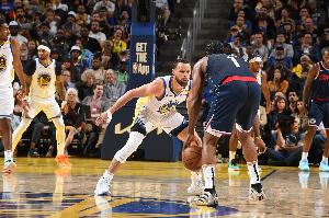 歷史第4！哈登生涯第4次單場(chǎng)10記三分 還比庫(kù)里少23次